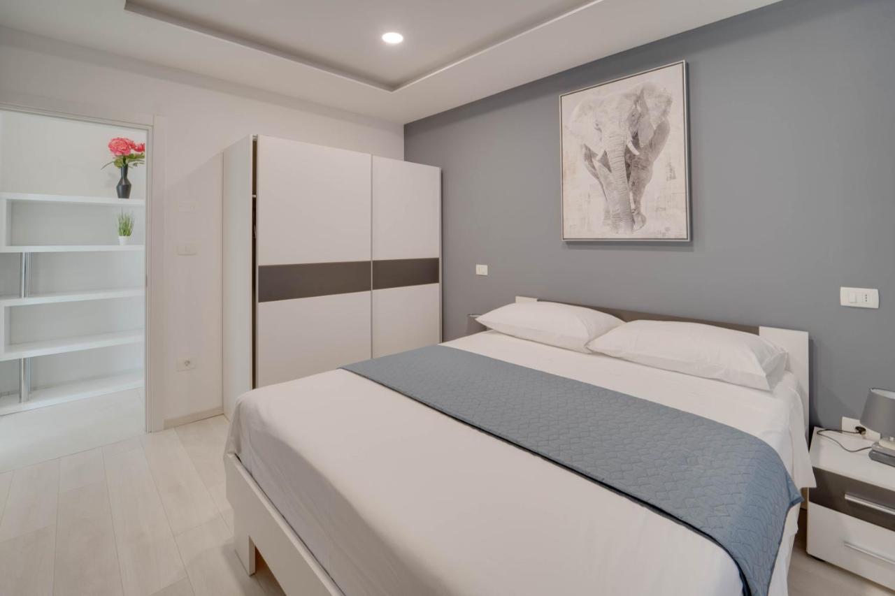Black Diamond Apartment Vilanija Esterno foto
